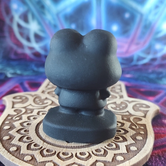 Keroppi: Obsidian Carving - Picture 4 of 6